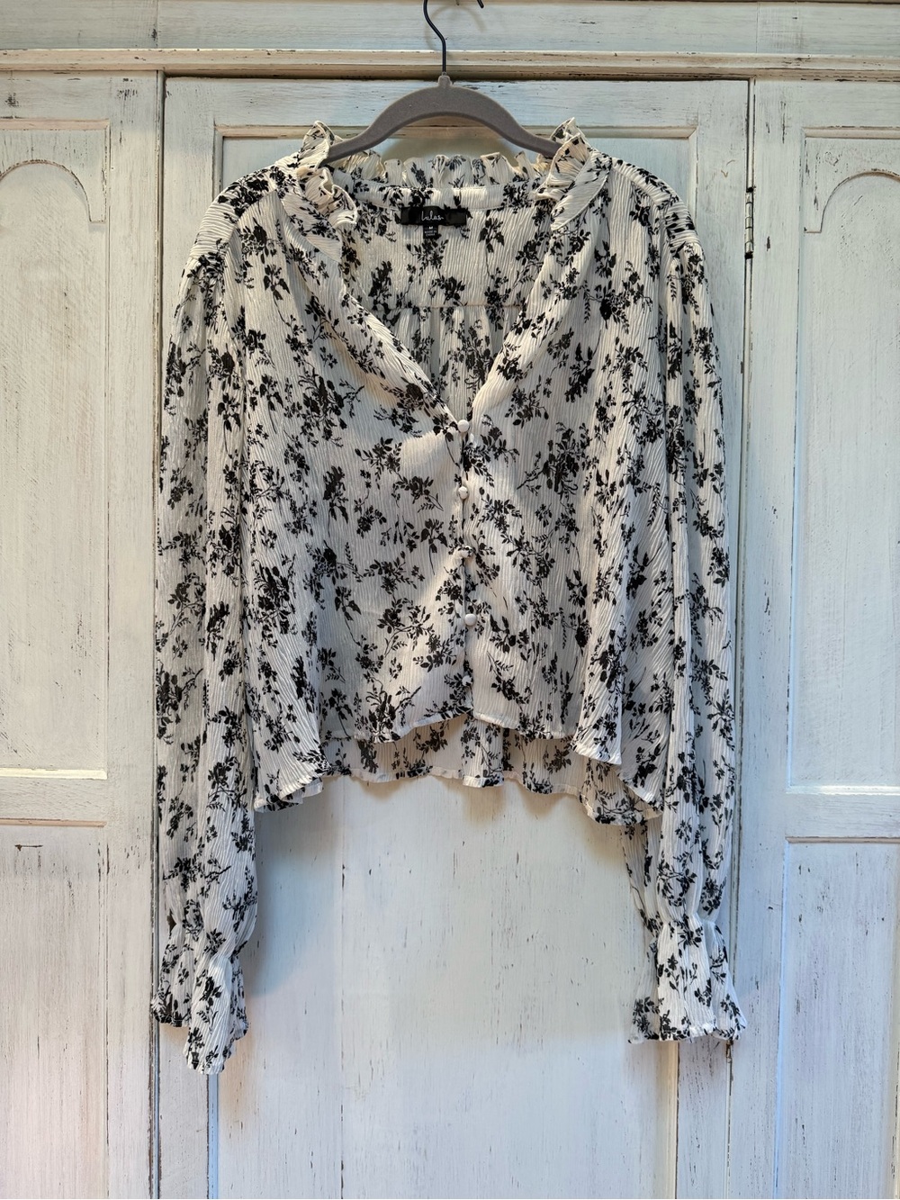 Lulus Black Floral Button-Front Blouse - White/Black